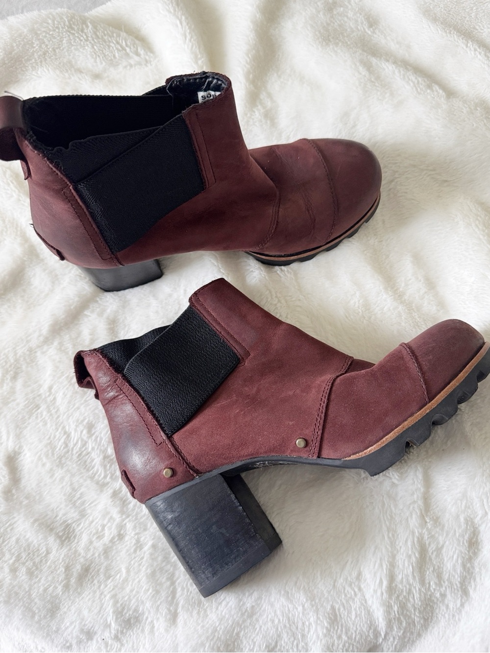 Sorel Addington waterproof burgundy brown Heeled Chelsea Boots size 7.5